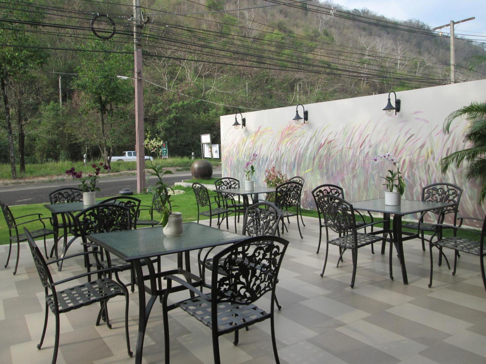 Juldis J2 Khao Yai Hotel - Sha And Sha Plus Certified Mu Si Exteriör bild